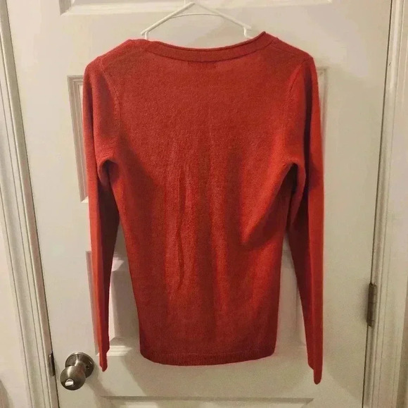 NWT New York & Company Red Sweater Slim Fit Size XS V Neck #S471 - Picture 3 of 5